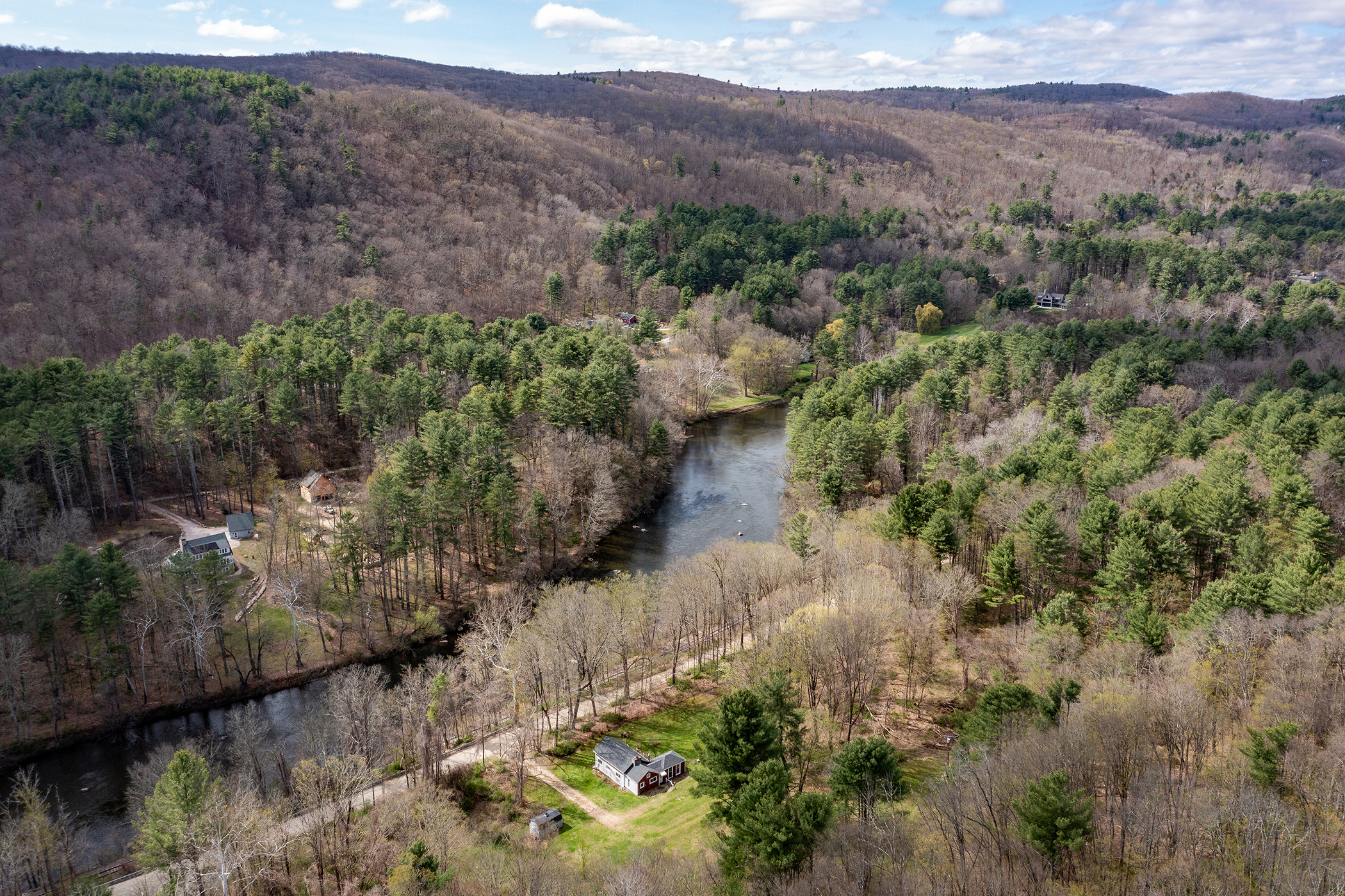  242 River Road - 物件實景