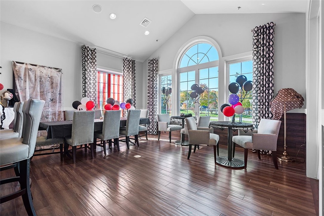 Ohio Twp, Pennsylvania, 15237, United States, 2 Bedrooms Bedrooms, ,3 BathroomsBathrooms,Residential,For Sale,1984724