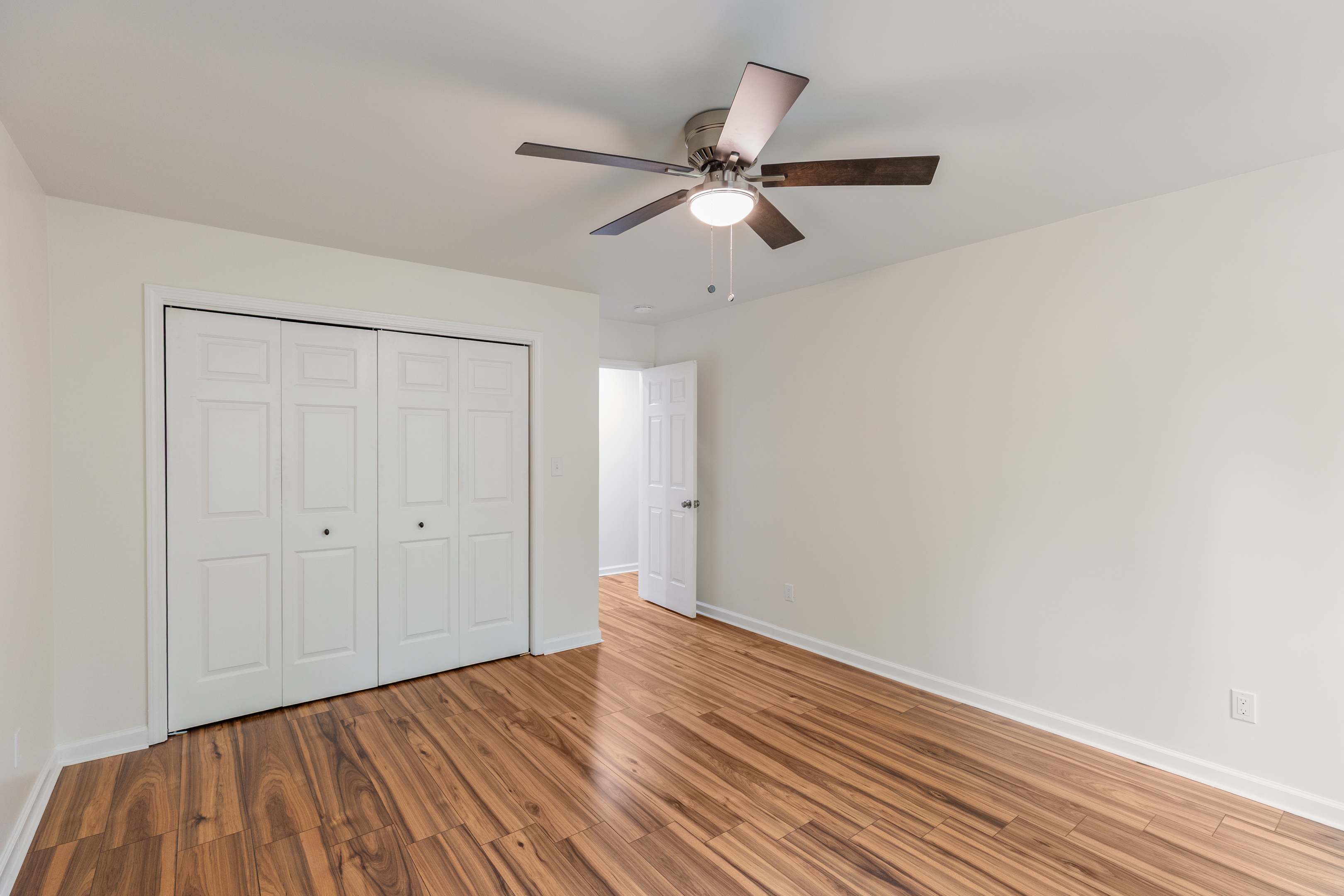  2129 Black Oak Drive - 物件實景
