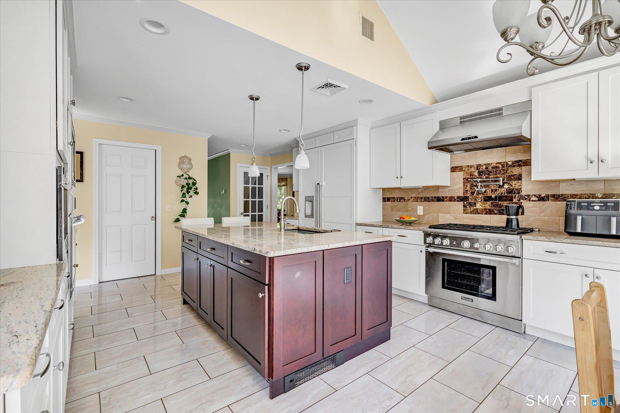 Shelton, Connecticut, 06484, United States, 4 Bedrooms Bedrooms, ,4 BathroomsBathrooms,Residential,For Sale,2049077