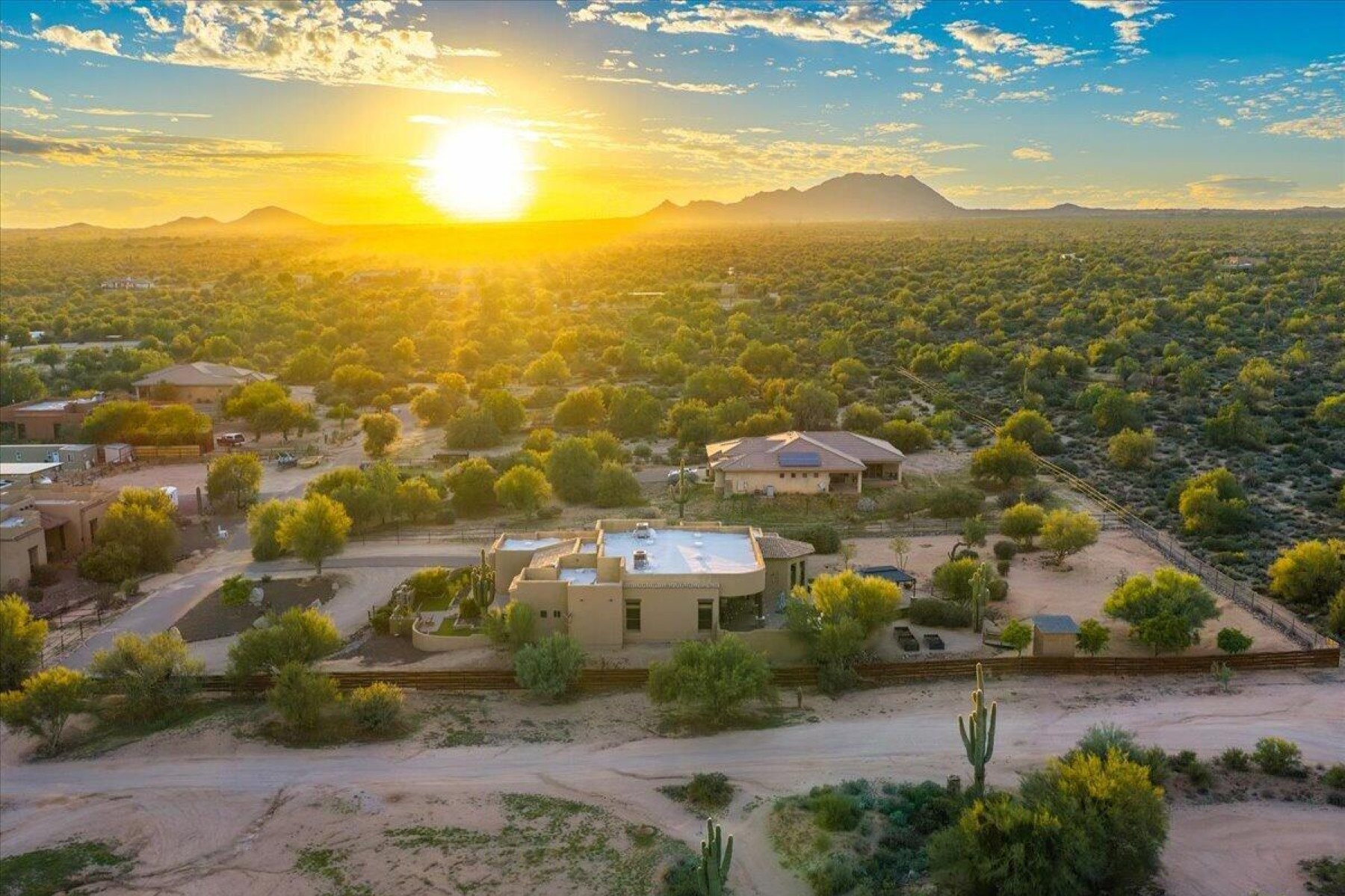  16348 E Calle de los Flores Dr  Scottsdale, AZ - 物件實景