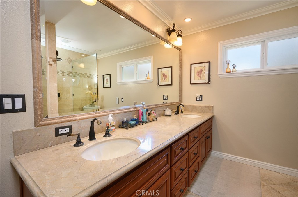 Canyon Lake, California, 92587, United States, 3 Bedrooms Bedrooms, ,2 BathroomsBathrooms,Residential,For Sale,1945004