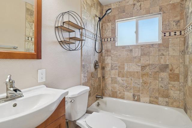 Escondido, California, 92027, United States, 3 Bedrooms Bedrooms, ,2 BathroomsBathrooms,Residential,For Sale,2014781