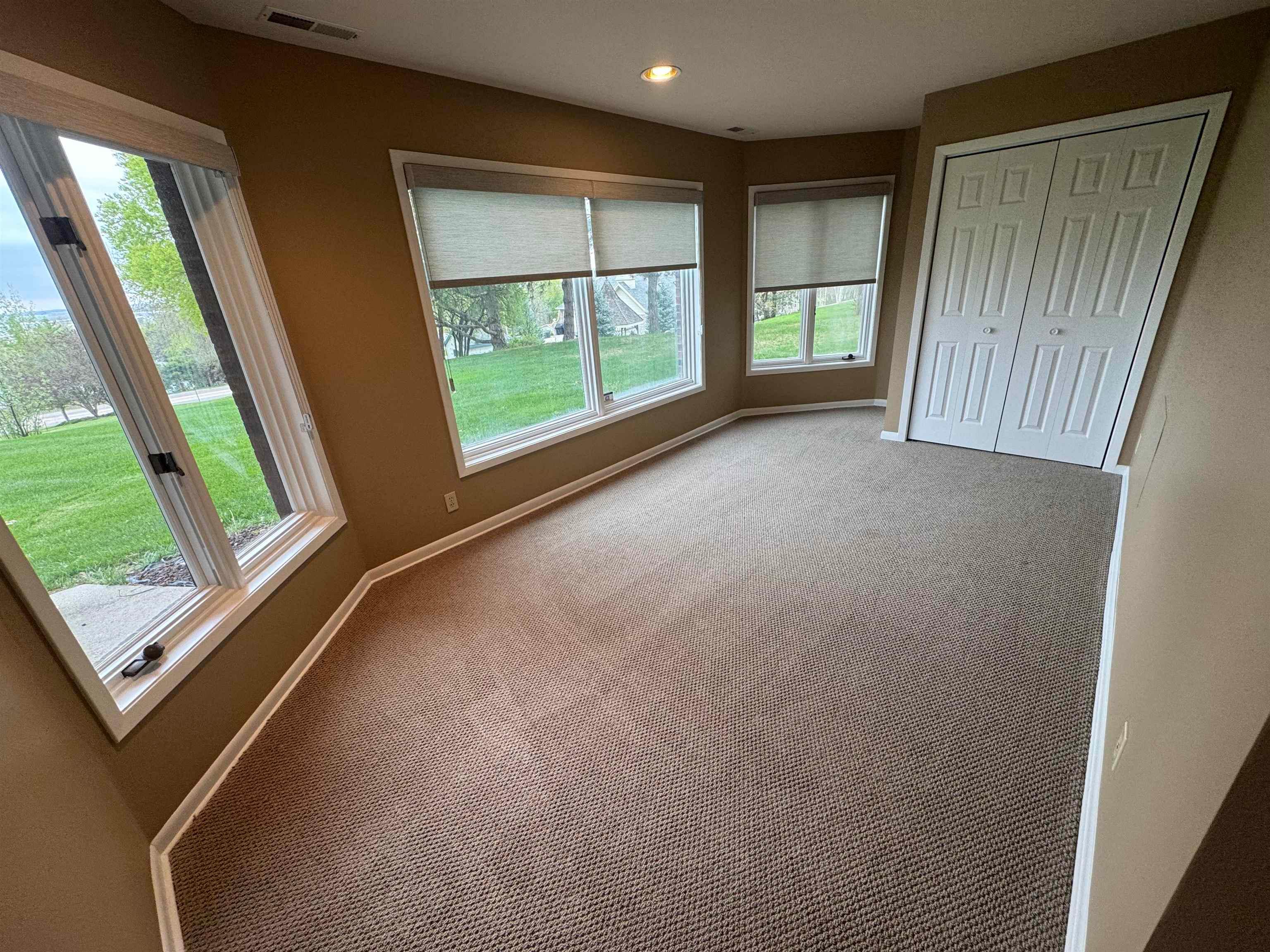 Norfolk, Nebraska, 68701-000, United States, 4 Bedrooms Bedrooms, ,3 BathroomsBathrooms,Residential,For Sale,1792775