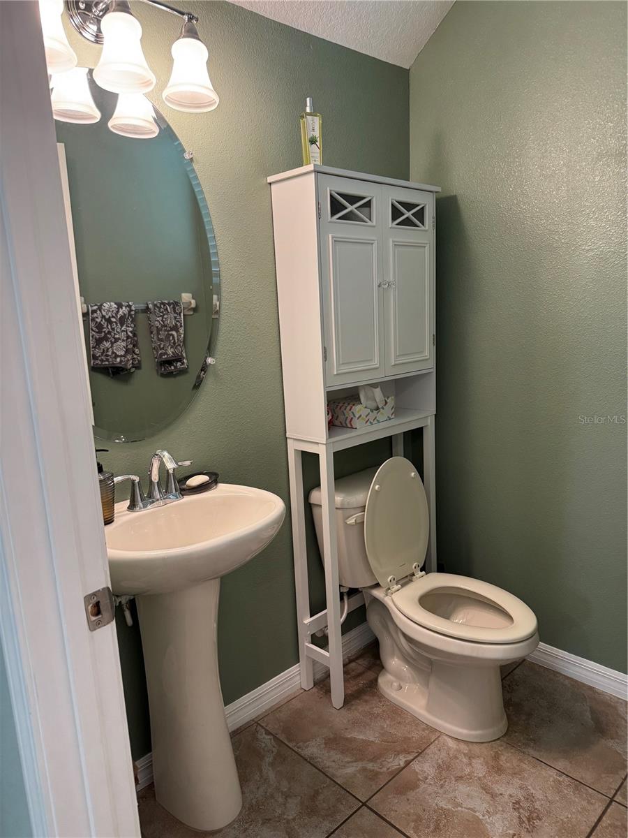 New Port Richey, Florida, 34655, United States, 5 Bedrooms Bedrooms, ,4 BathroomsBathrooms,Residential,For Sale,1979435