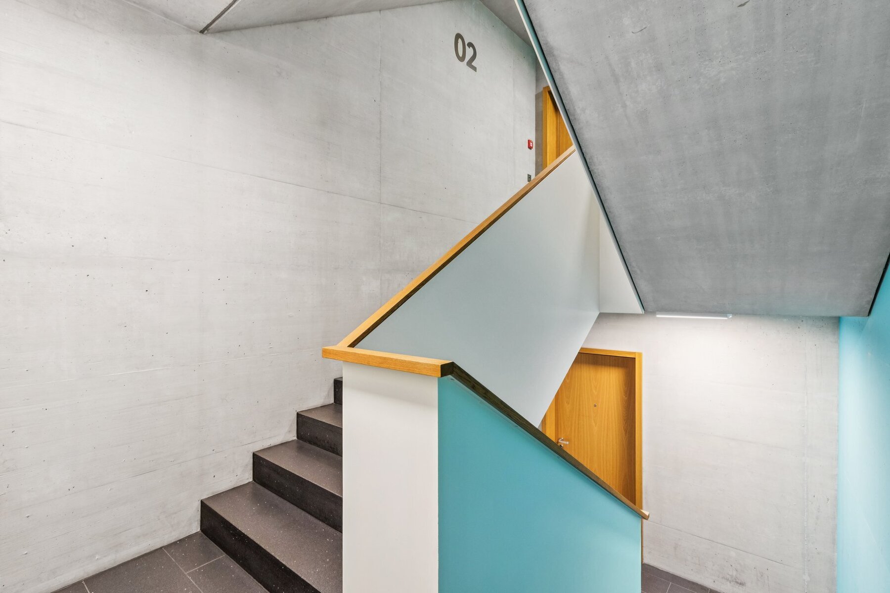  Löwenbräu-Area- Black-Tower Apartment/Office - 物件實景