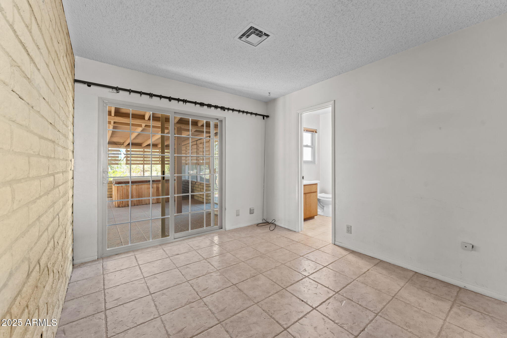 Wickenburg, Arizona, 85390, United States, 3 Bedrooms Bedrooms, ,3 BathroomsBathrooms,Residential,For Sale,2002472