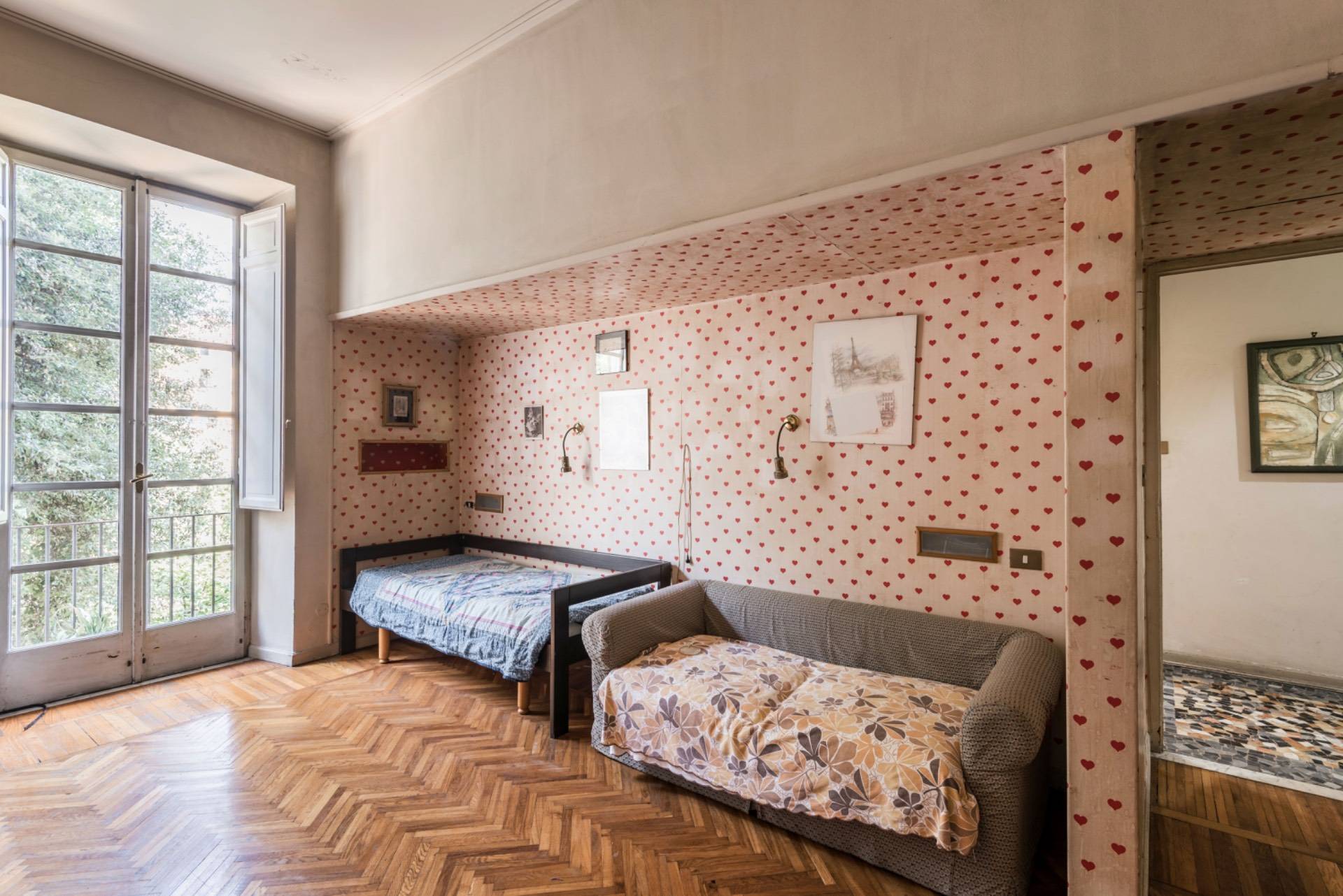 Roma, Roma, 00100, IT, 4 Bedrooms Bedrooms, ,2 BathroomsBathrooms,Residential,For Sale,1987482