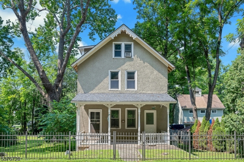 Peapack Gladstone Boro, New Jersey, 07977, United States, 4 Bedrooms Bedrooms, ,3 BathroomsBathrooms,Residential,For Sale,1990359