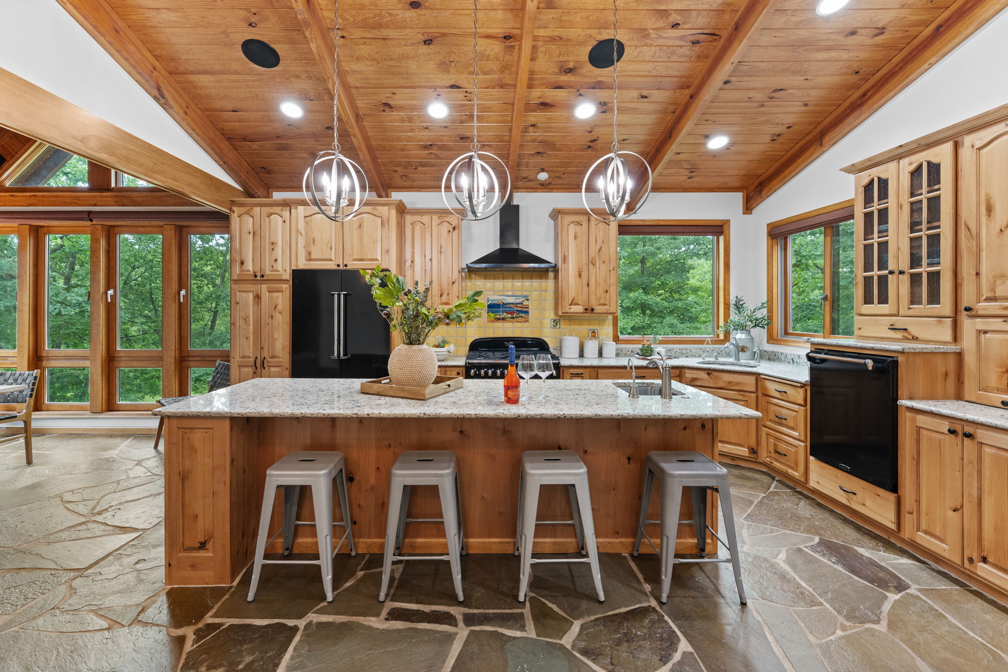  310 Red Gate Retreat Way, Berkeley Springs, WV 25411 - 物件實景