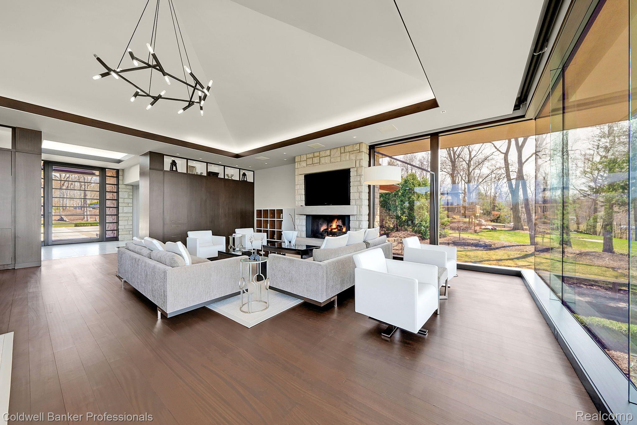 Fenton, Michigan, 48430, United States, 4 Bedrooms Bedrooms, ,5 BathroomsBathrooms,Residential,For Sale,1804653