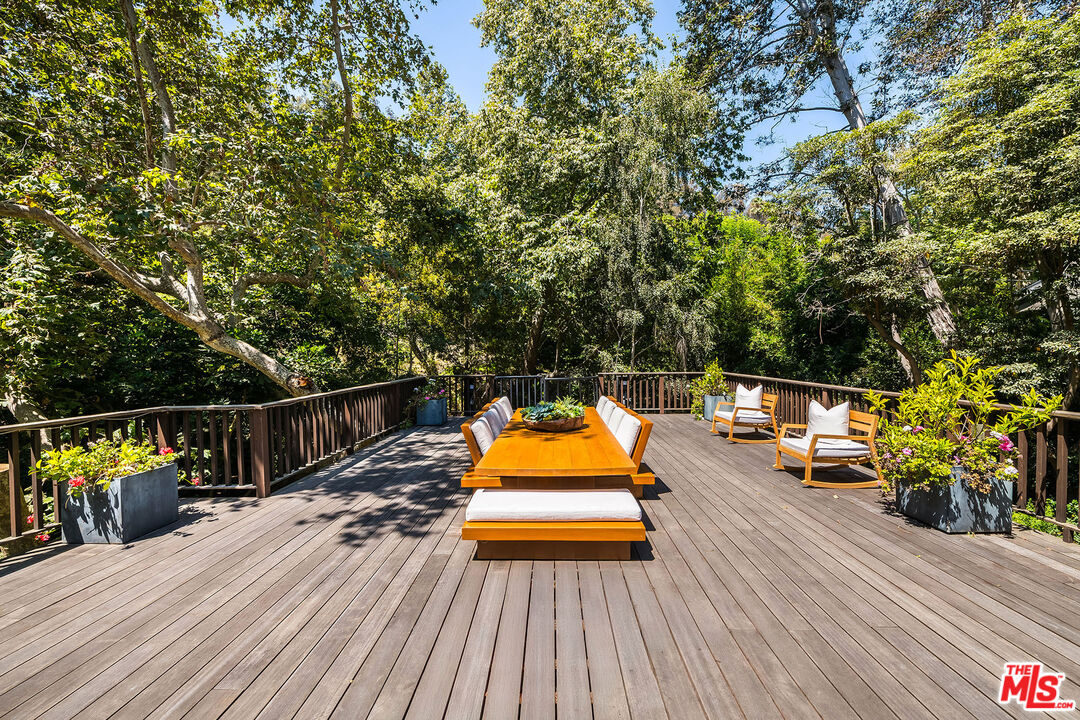 Santa Monica, California, 90402, United States, 7 Bedrooms Bedrooms, ,7 BathroomsBathrooms,Residential,For Sale,1940009