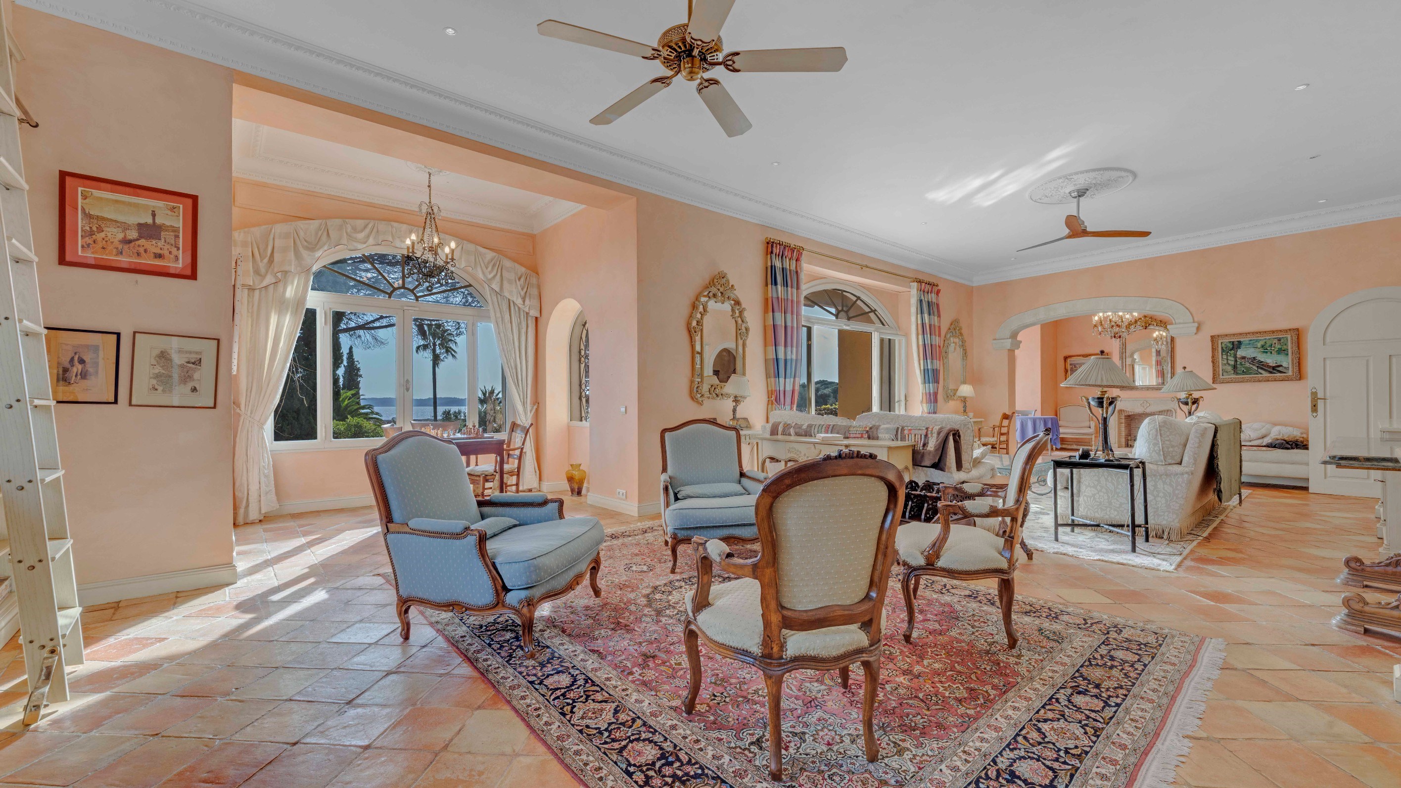  Exclusive Côte d’Azur villa for sale in Sainte-Maxime, prime location near sea … - 物件實景
