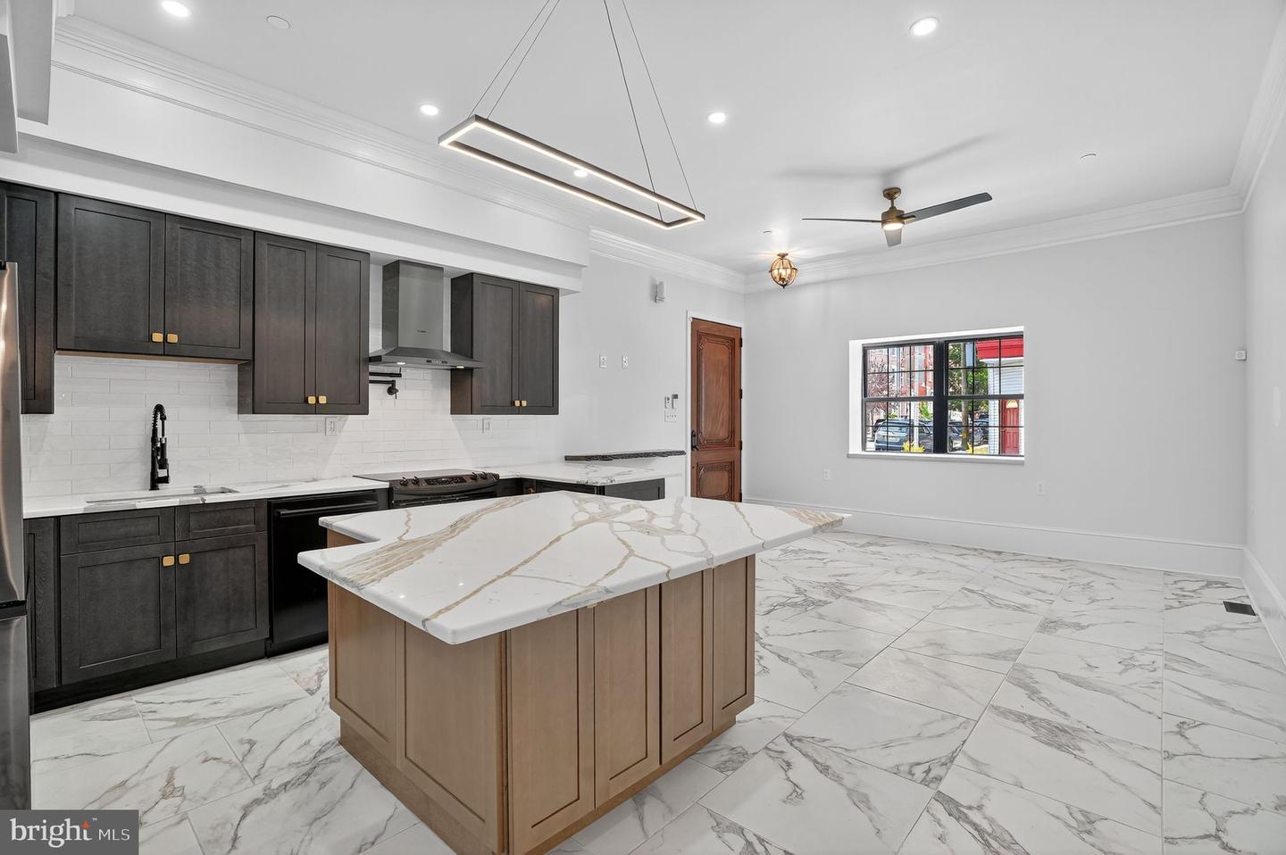 Philadelphia, Pennsylvania, 19147, United States, 3 Bedrooms Bedrooms, ,4 BathroomsBathrooms,Residential,For Sale,1926434