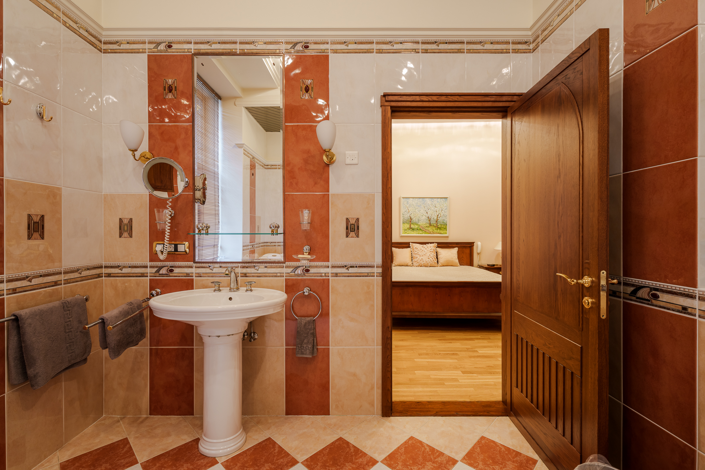  An elegant and spacious apartment in the Quiet Center - 物件實景