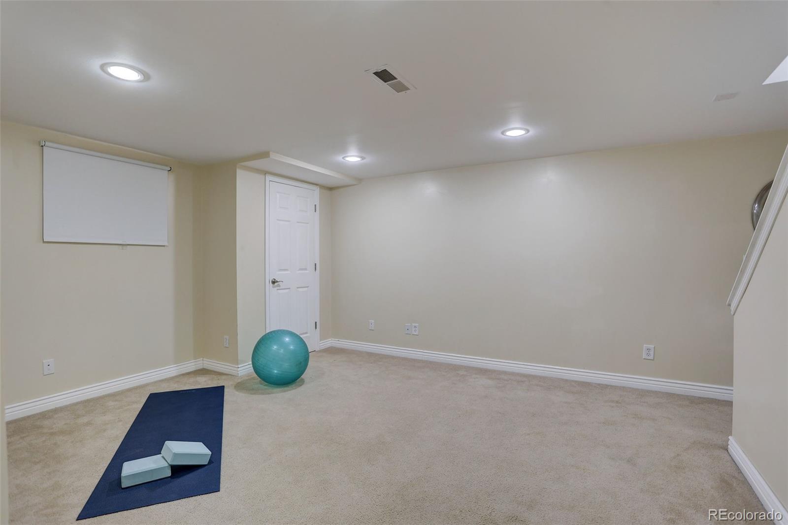 Littleton, Colorado, 80127, United States, 4 Bedrooms Bedrooms, ,2 BathroomsBathrooms,Residential,For Sale,2003001