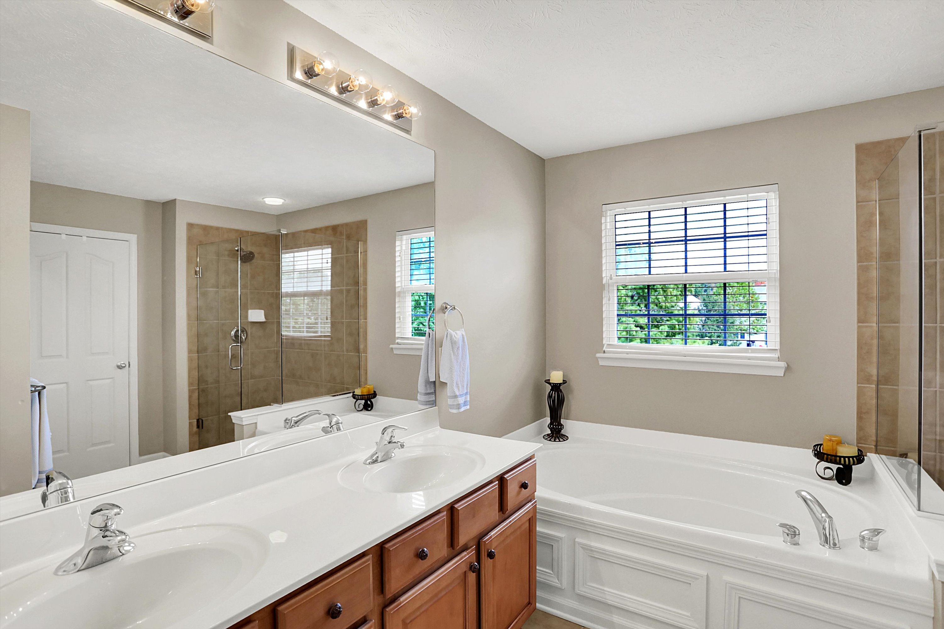 Carmel, Indiana, 46074, United States, 5 Bedrooms Bedrooms, ,4 BathroomsBathrooms,Residential,For Sale,1965164