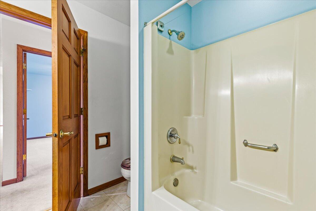 Hubbard, Wisconsin, 53035, United States, 4 Bedrooms Bedrooms, ,4 BathroomsBathrooms,Residential,For Sale,1885428
