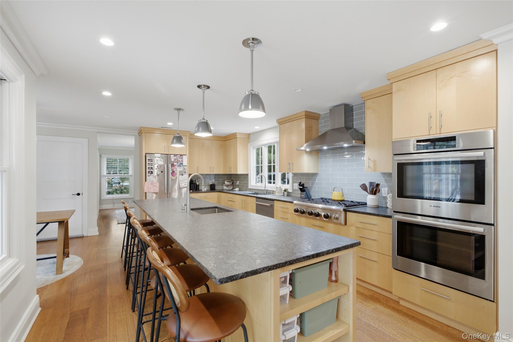  18 W Meadow Road, Setauket, NY, 11733 - 物件實景