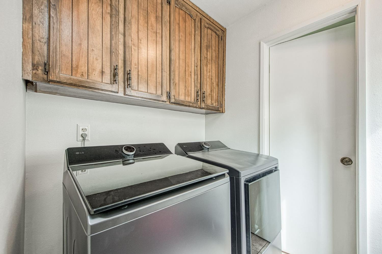 Sanger, California, 93657, United States, 4 Bedrooms Bedrooms, ,3 BathroomsBathrooms,Residential,For Sale,1897829