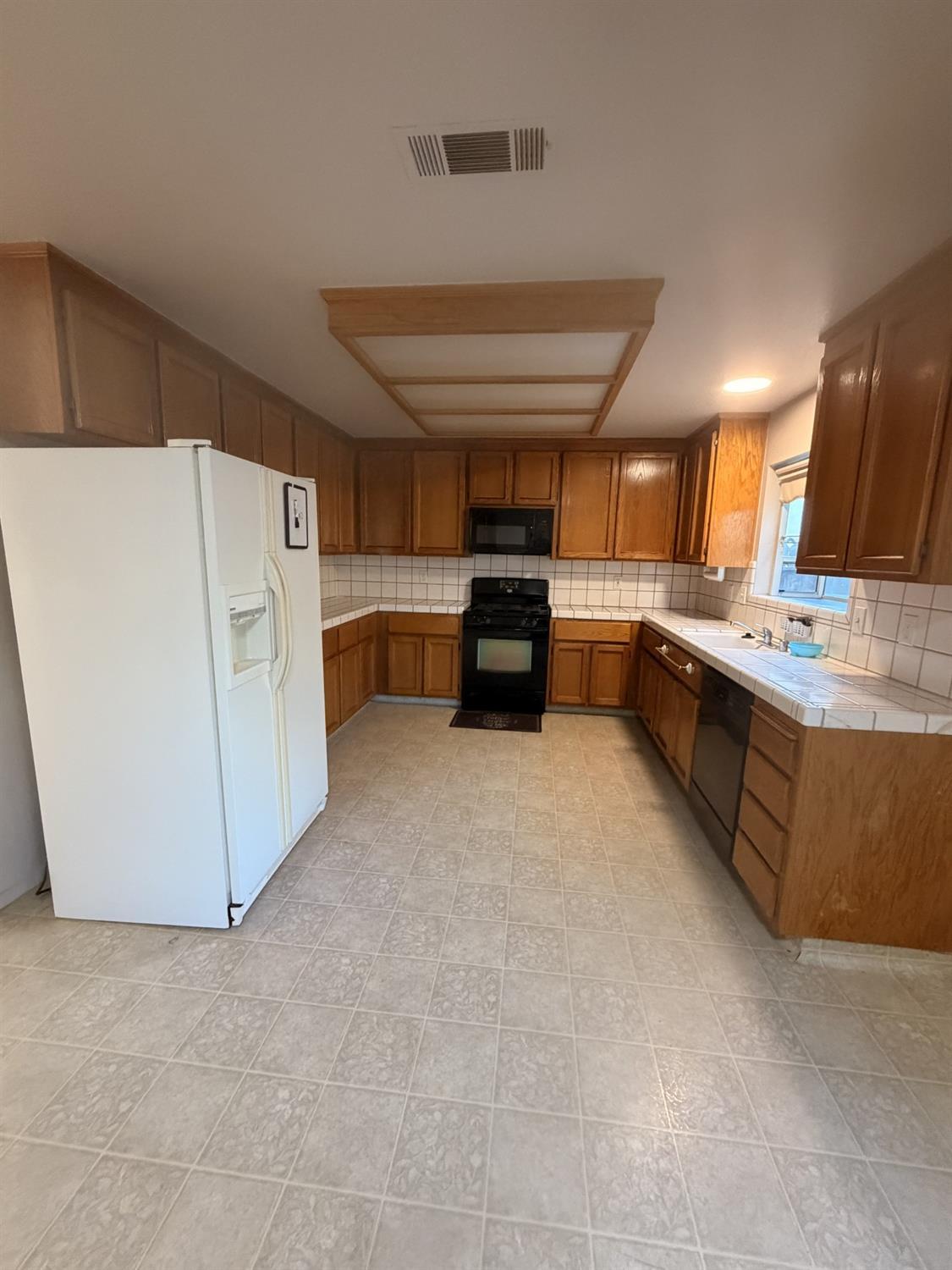 Oakdale, California, 95361, United States, 4 Bedrooms Bedrooms, ,3 BathroomsBathrooms,Residential,For Sale,2009079