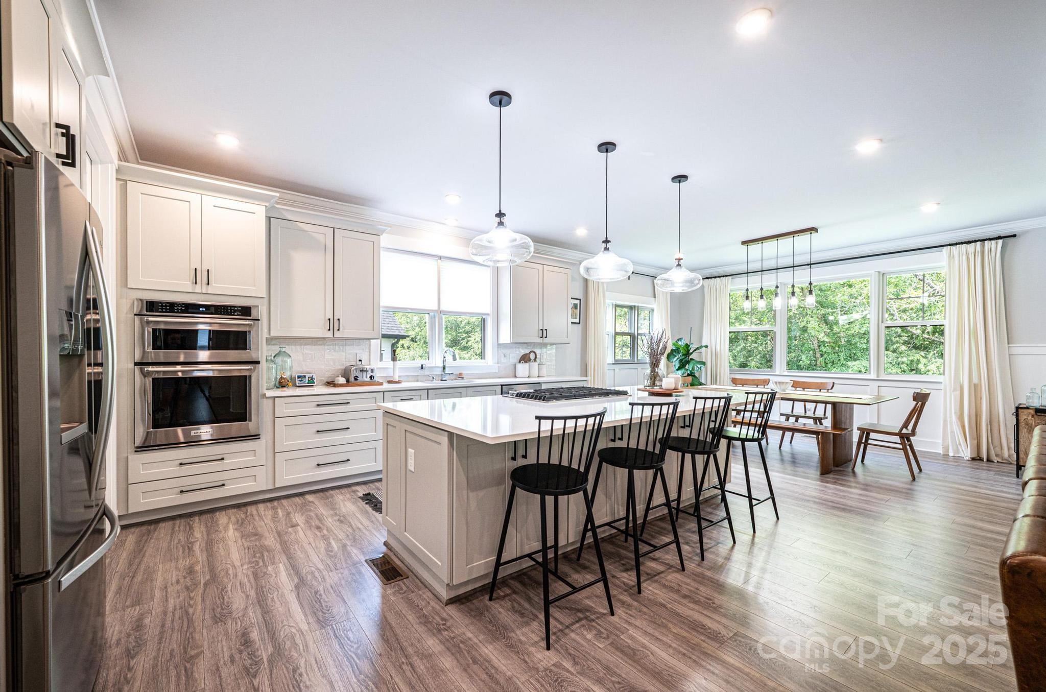 Hickory, North Carolina, 28601, United States, 4 Bedrooms Bedrooms, ,4 BathroomsBathrooms,Residential,For Sale,1850050