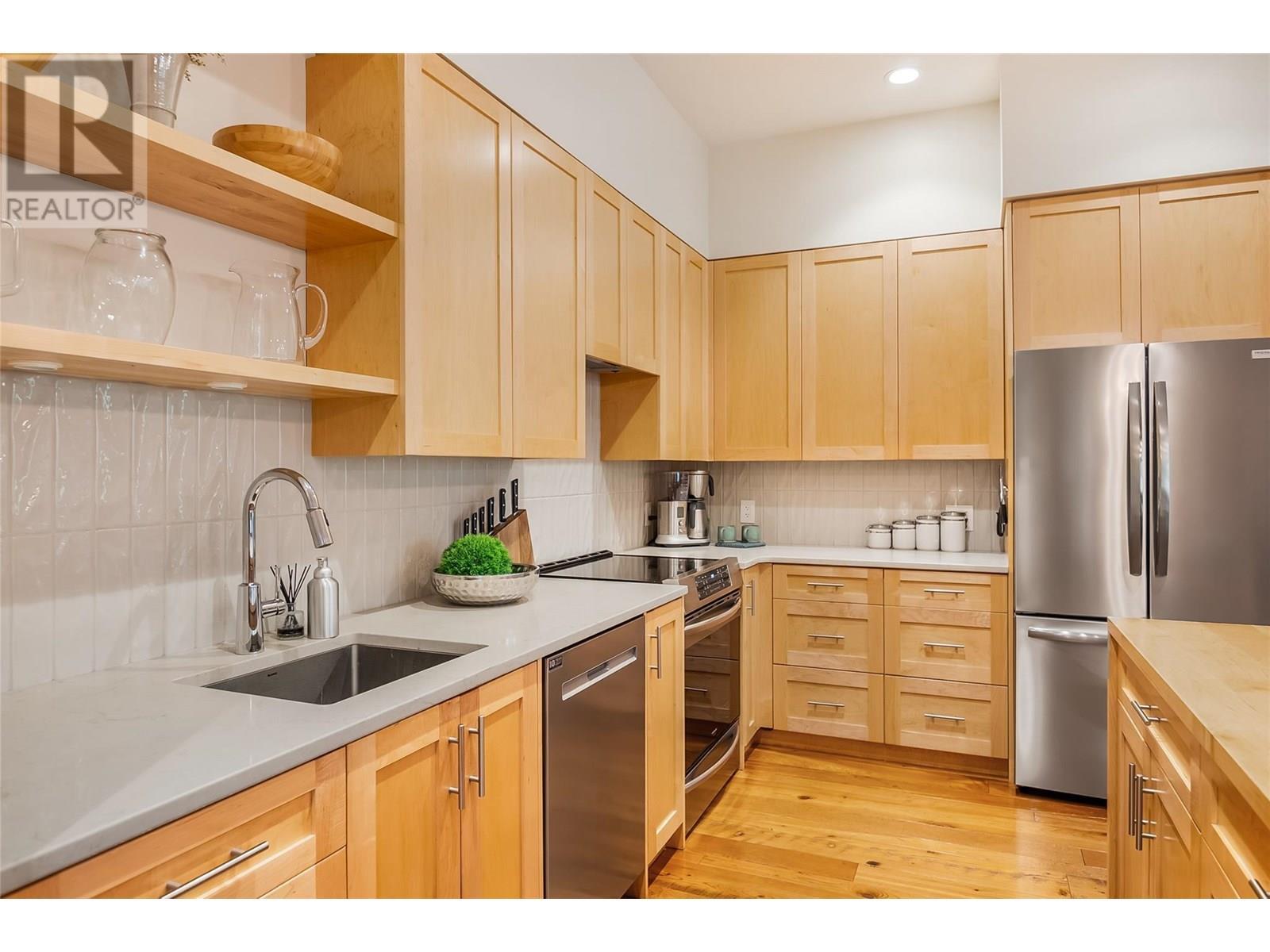 REVELSTOKE, British Columbia, V0E 2S3, CA, 6 Bedrooms Bedrooms, ,4 BathroomsBathrooms,Residential,For Sale,1912503