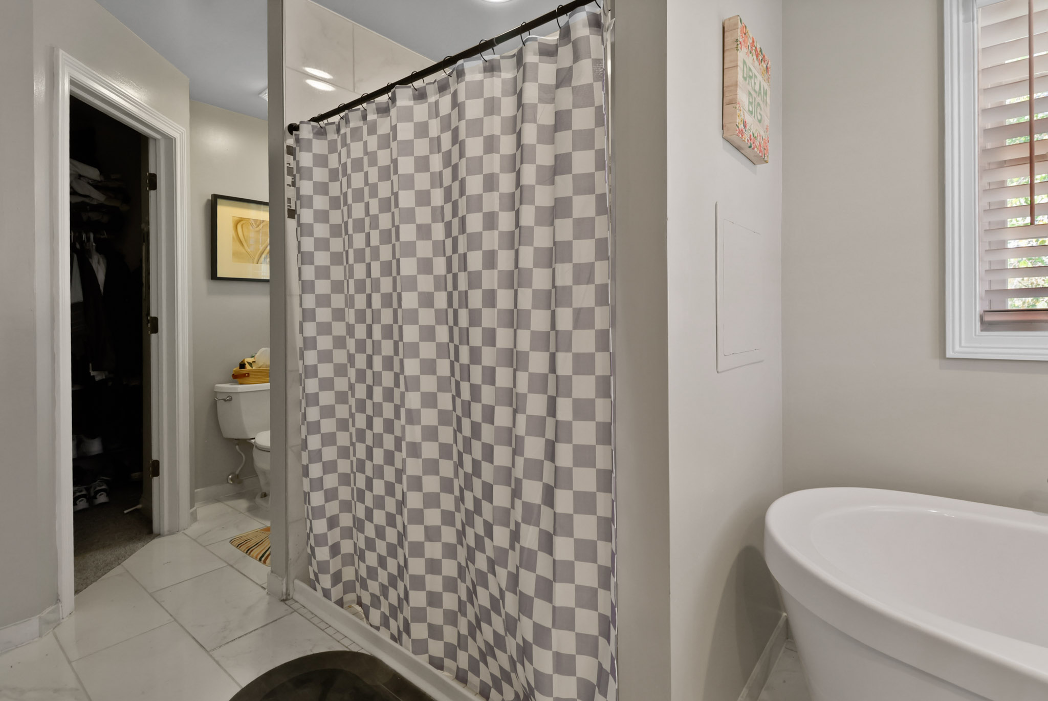 Valparaiso, Indiana, 46385, United States, 5 Bedrooms Bedrooms, ,3 BathroomsBathrooms,Residential,For Sale,1978231