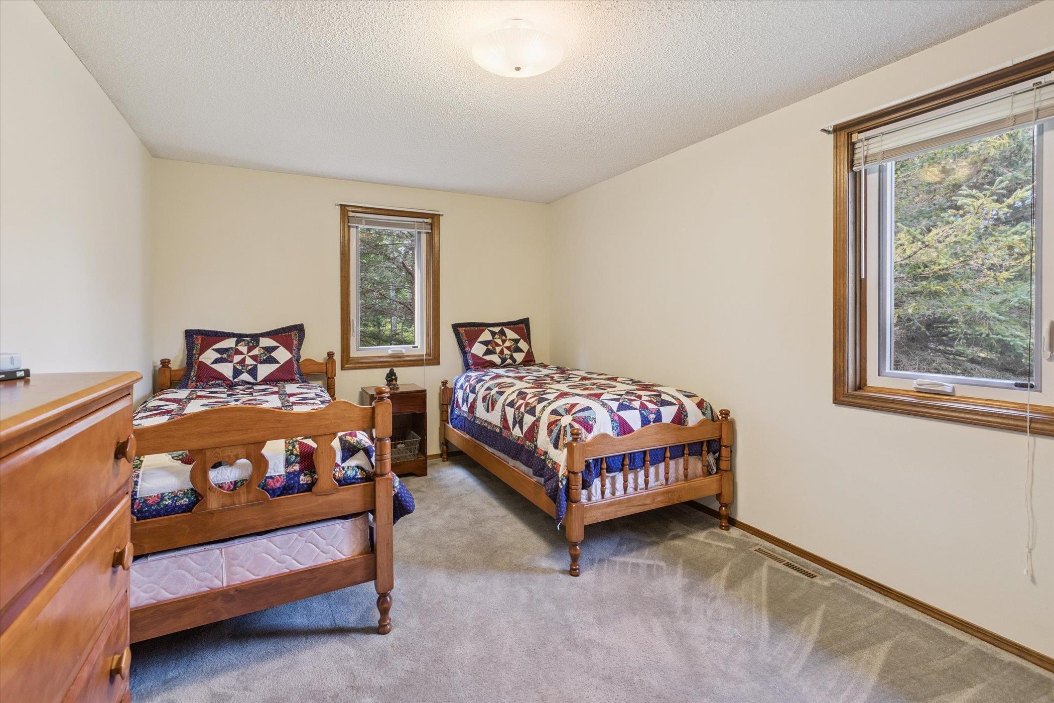 Midland, Michigan, 48640, United States, 3 Bedrooms Bedrooms, ,3 BathroomsBathrooms,Residential,For Sale,1975279