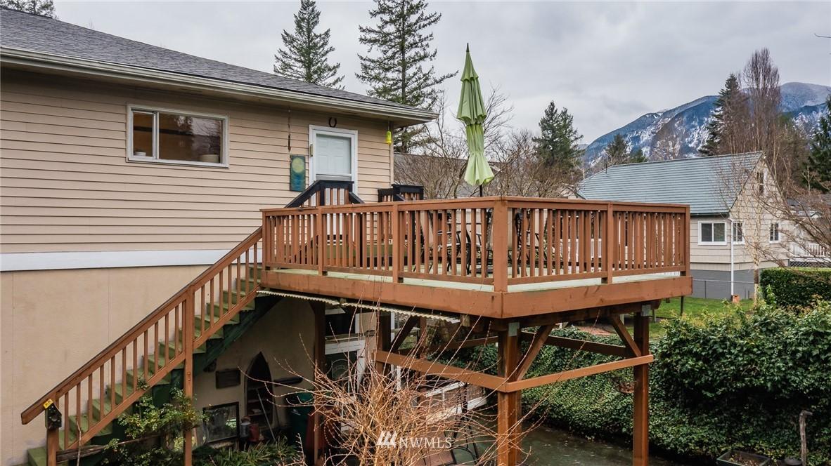 39735 WALNUT STREET, SNOQUALMIE, Washington, 98065, United States, 3 Bedrooms Bedrooms, ,3 BathroomsBathrooms,Residential,For Sale,39735 WALNUT STREET,1627977