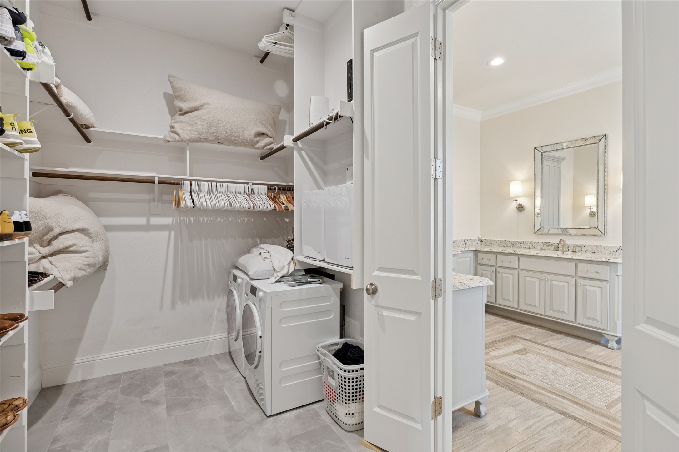 Benbrook, Texas, 76126, United States, 4 Bedrooms Bedrooms, ,5 BathroomsBathrooms,Residential,For Sale,1958044