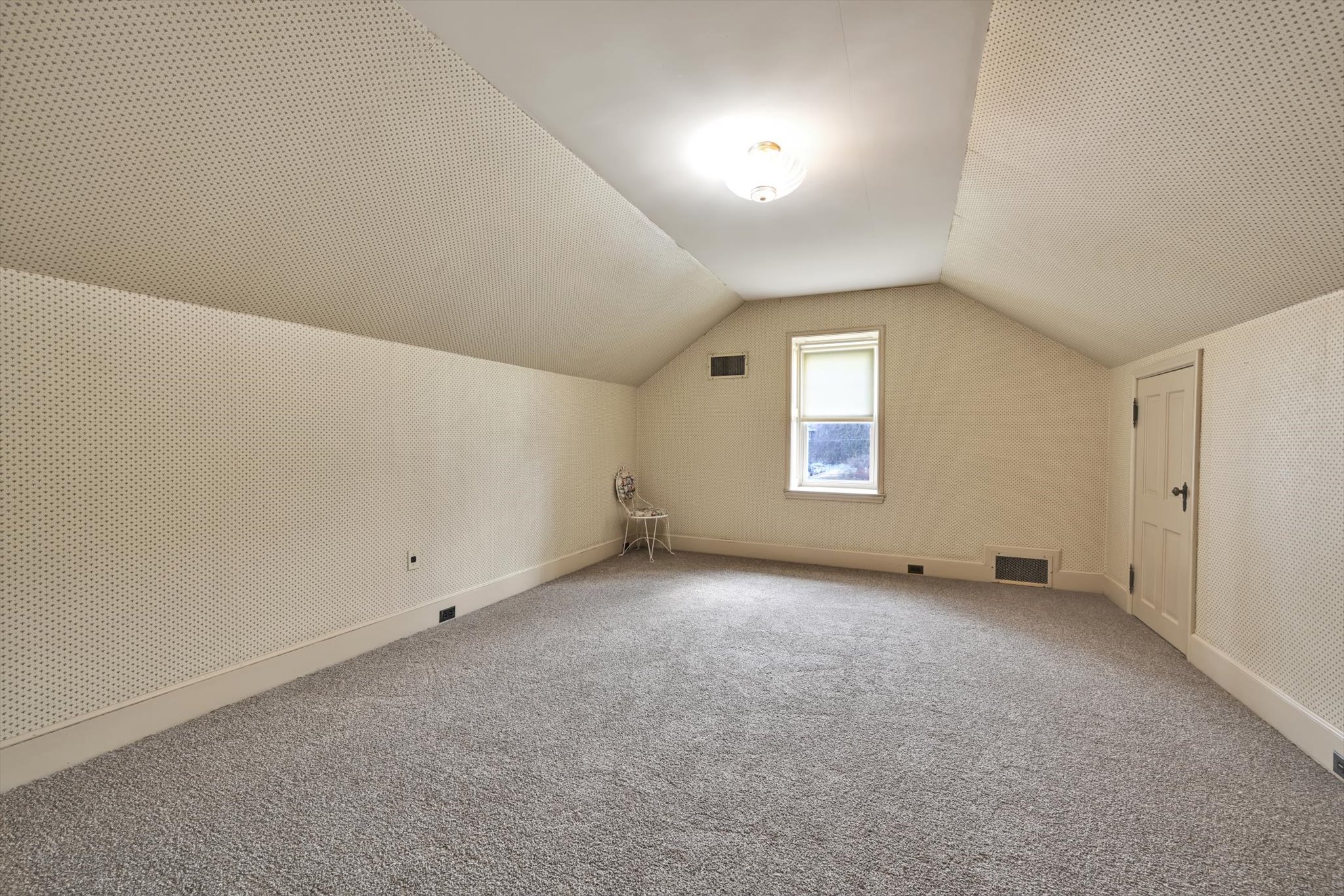 Reading, Pennsylvania, 19607, United States, 6 Bedrooms Bedrooms, ,3 BathroomsBathrooms,Residential,For Sale,2008158