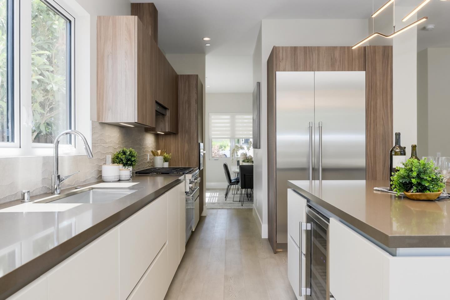 Menlo Park, California, 94025, United States, 5 Bedrooms Bedrooms, ,6 BathroomsBathrooms,Residential,For Sale,1927394
