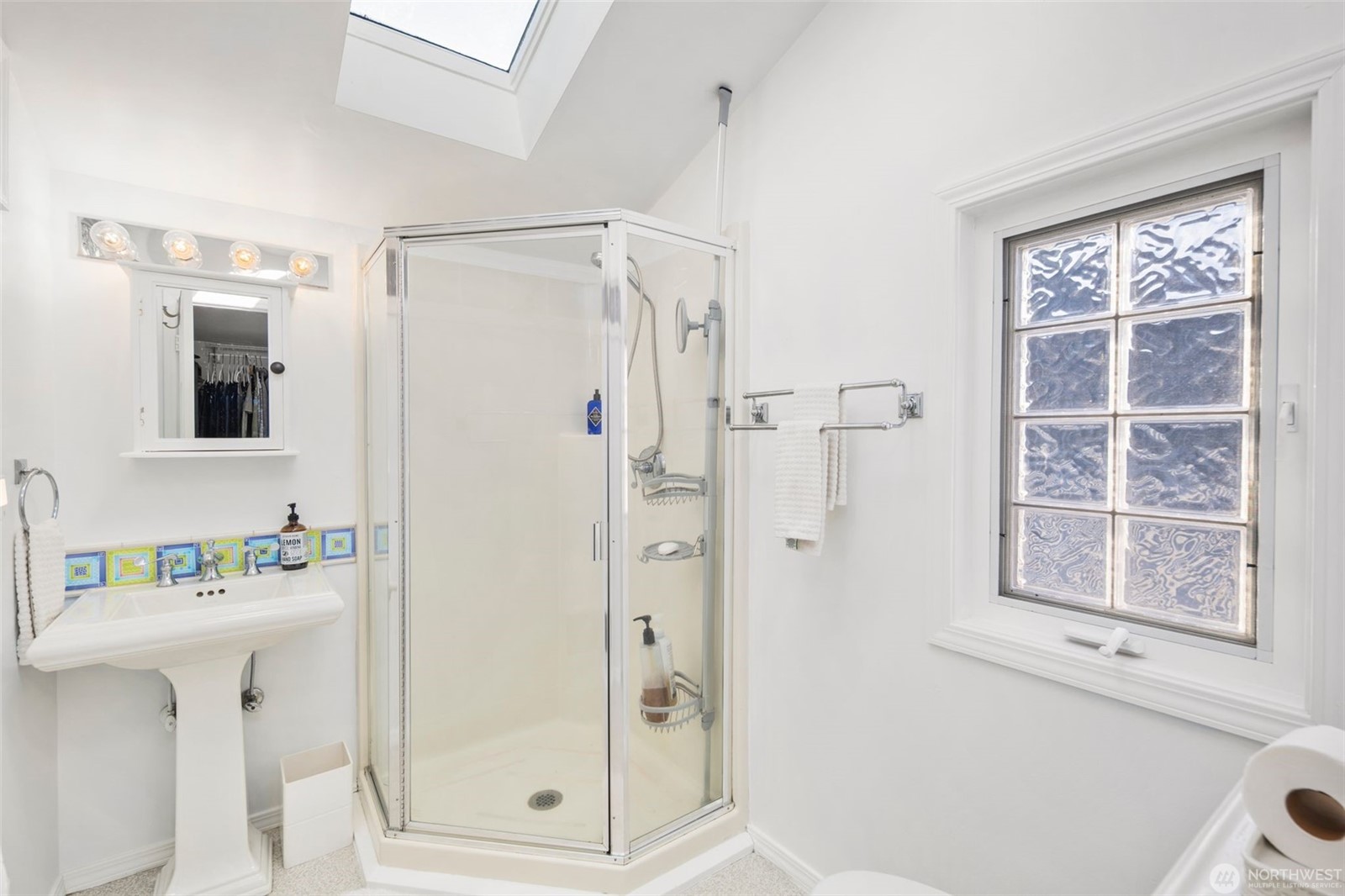 Long Beach, Washington, 98631, United States, 8 Bedrooms Bedrooms, ,6 BathroomsBathrooms,Residential,For Sale,1976396