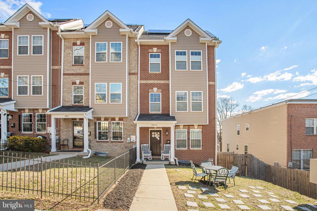 Washington, District of Columbia, 20032, United States, 4 Bedrooms Bedrooms, ,4 BathroomsBathrooms,Residential,For Sale,1983189