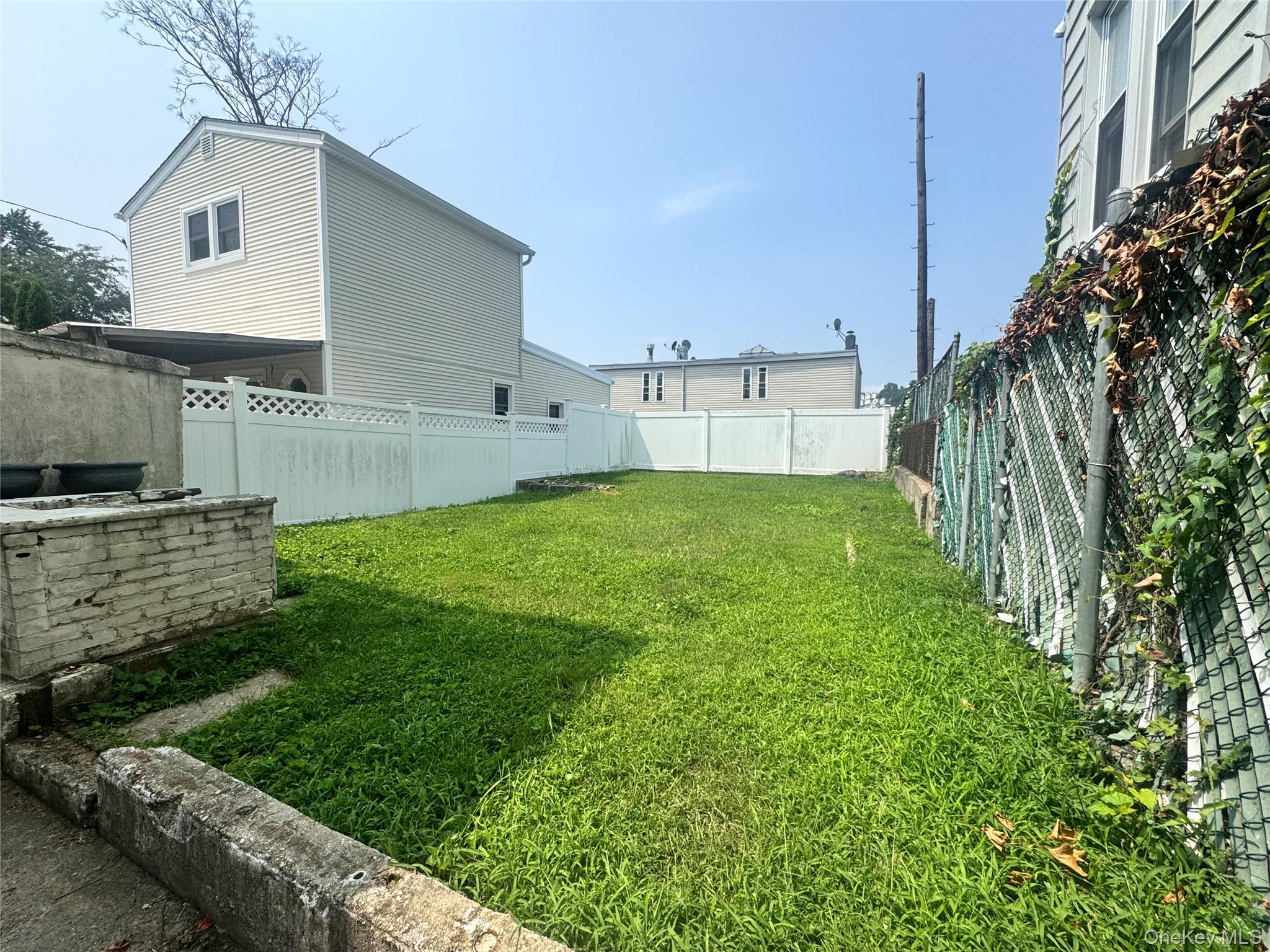 Yonkers, New York, 10701, United States, 4 Bedrooms Bedrooms, ,2 BathroomsBathrooms,Residential,For Sale,1939242