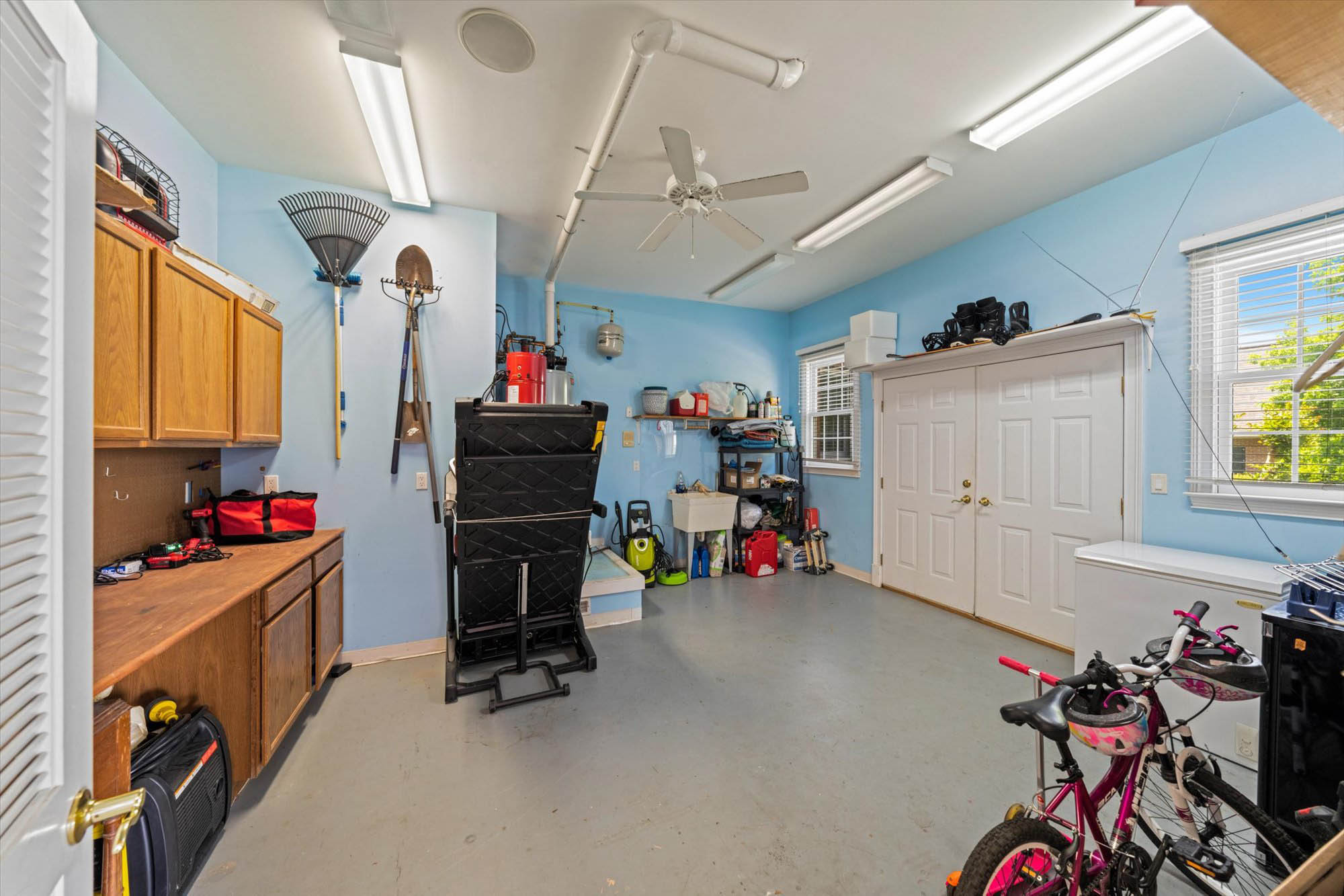 Sevierville, Tennessee, 37876-5201, United States, 3 Bedrooms Bedrooms, ,4 BathroomsBathrooms,Residential,For Sale,1810595