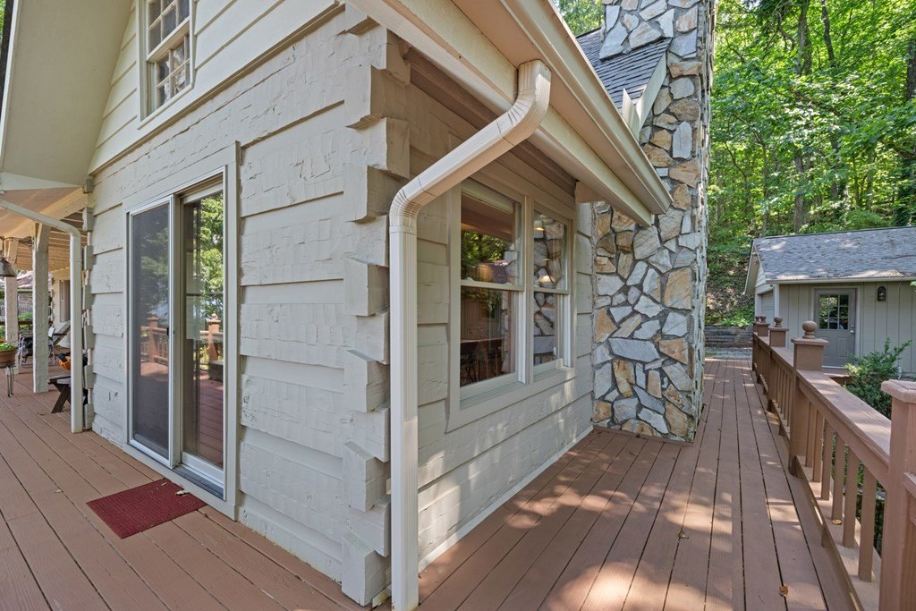 Hiawassee, Georgia, 30546, United States, 3 Bedrooms Bedrooms, ,3 BathroomsBathrooms,Residential,For Sale,1880461