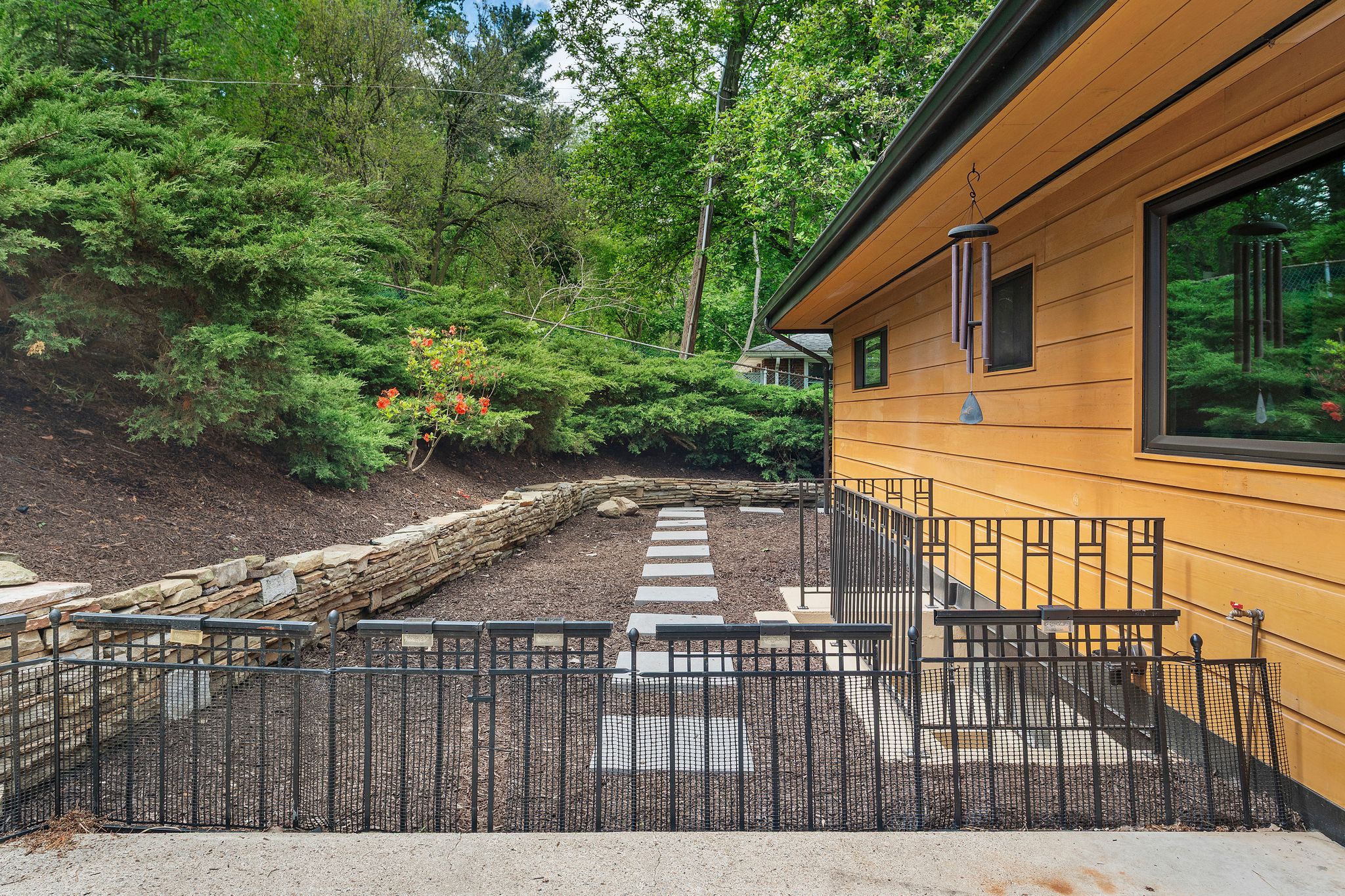  850 Bockstoce Avenue, Pittsburgh, PA 15234 - 物件實景