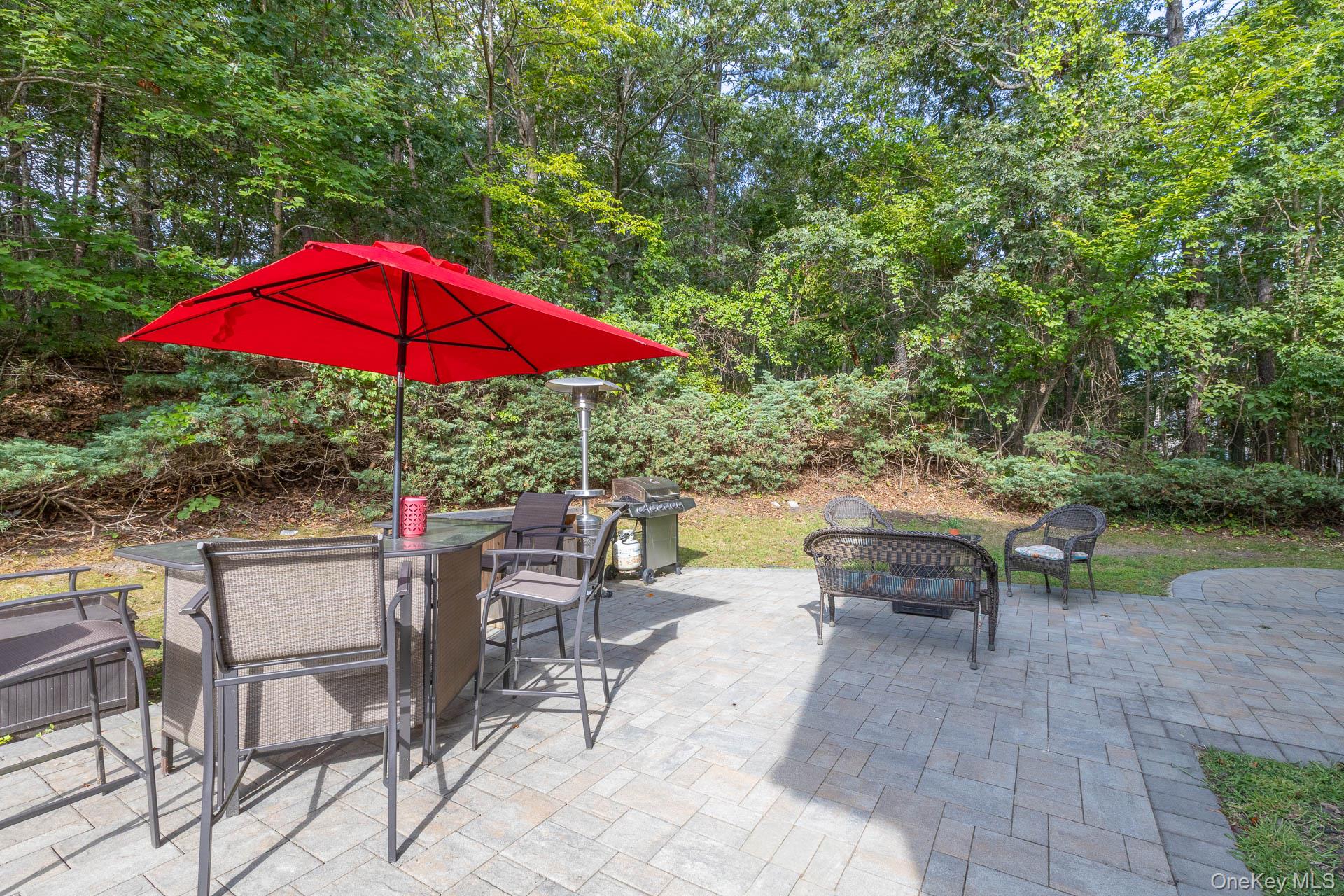 Middle Island, New York, 11953, United States, 3 Bedrooms Bedrooms, ,3 BathroomsBathrooms,Residential,For Sale,1932186