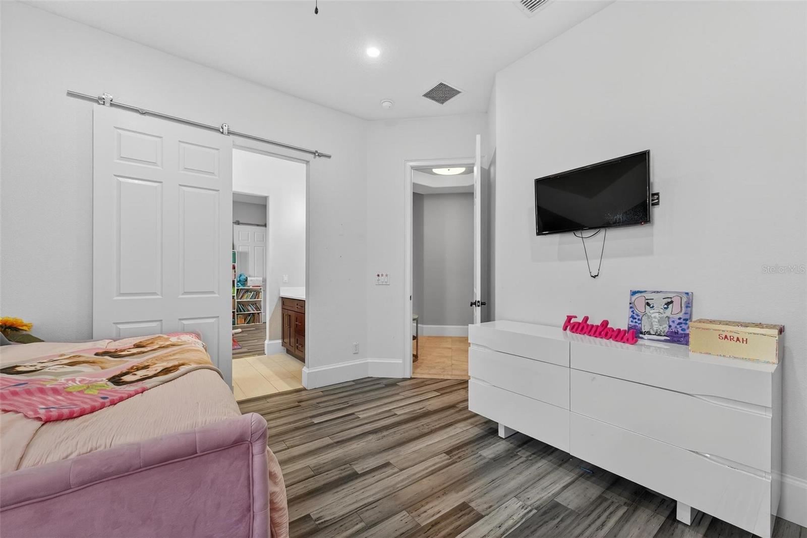 WINDERMERE, Florida, 34786, United States, 5 Bedrooms Bedrooms, ,5 BathroomsBathrooms,Residential,For Sale,1976046