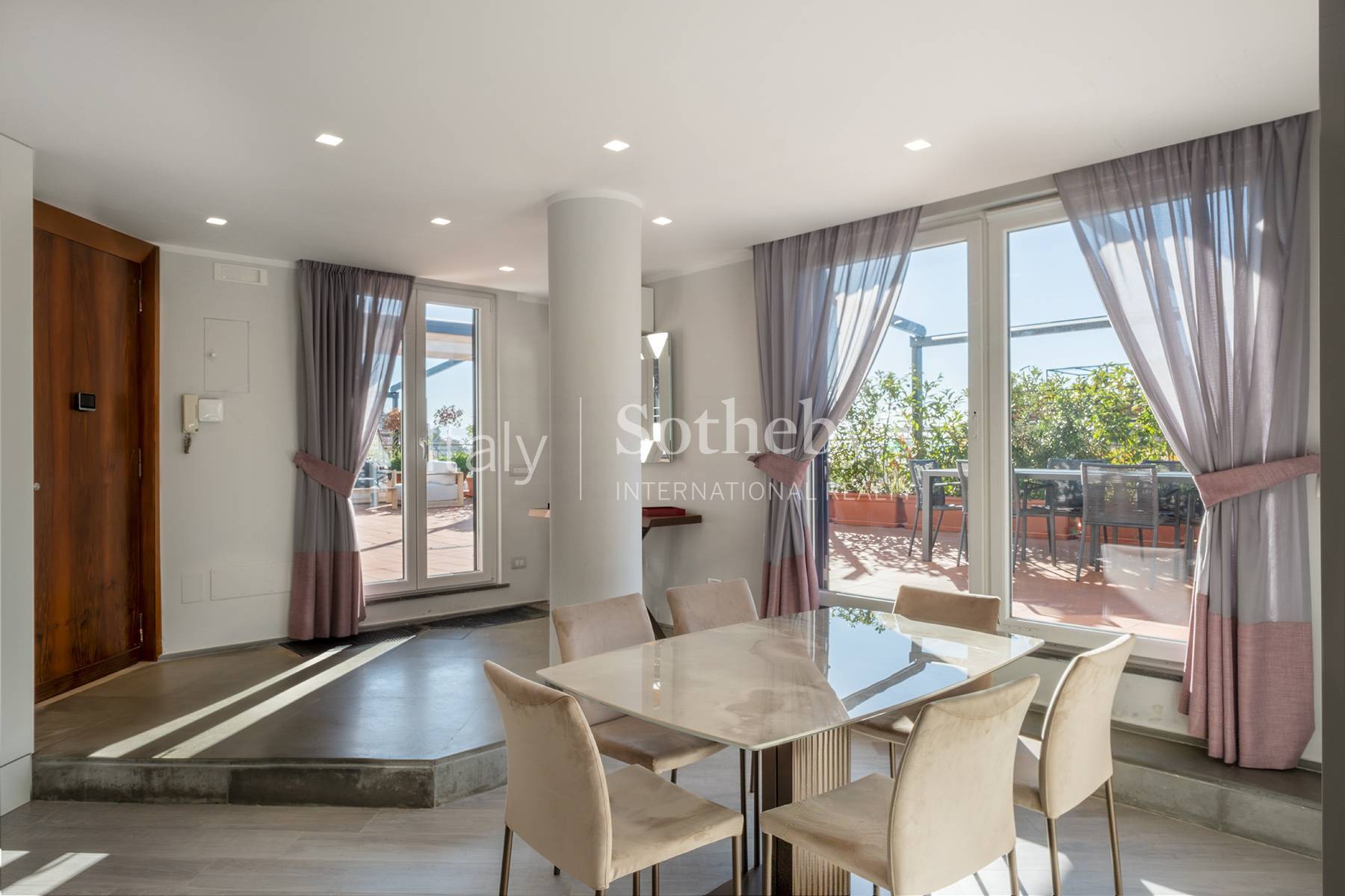  Renovated penthouse in the center of Chiaia - 物件實景