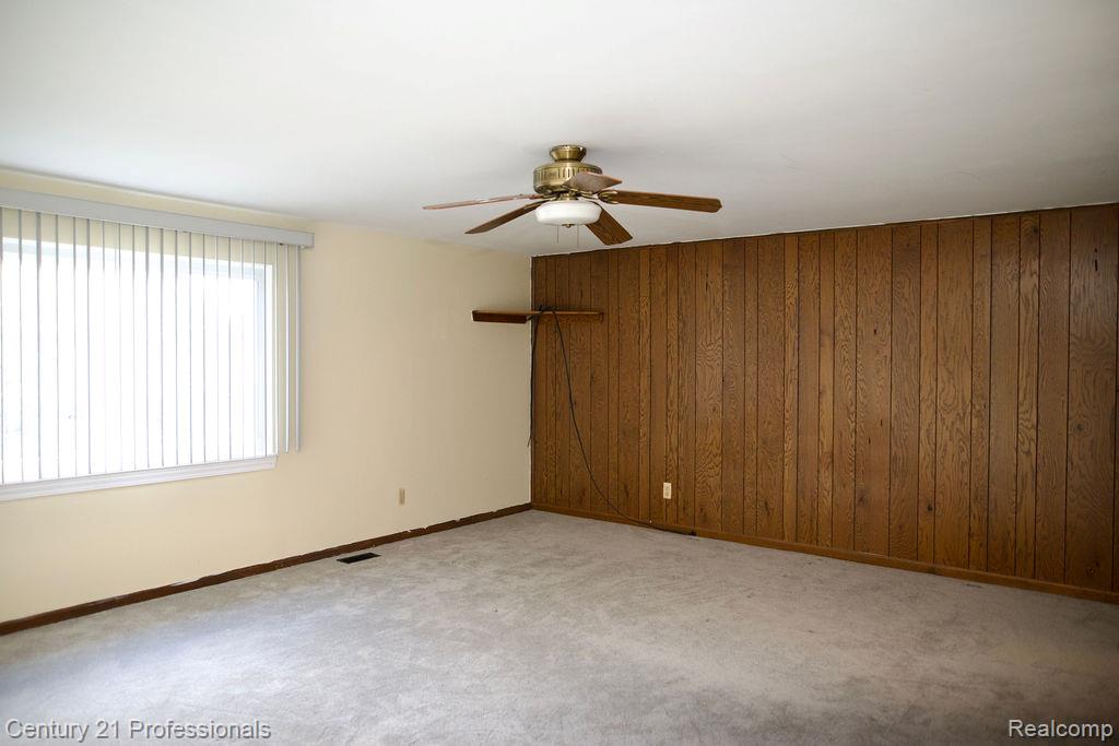 RochesterHills, Michigan, 48309, United States, 4 Bedrooms Bedrooms, ,3 BathroomsBathrooms,Residential,For Sale,1976232