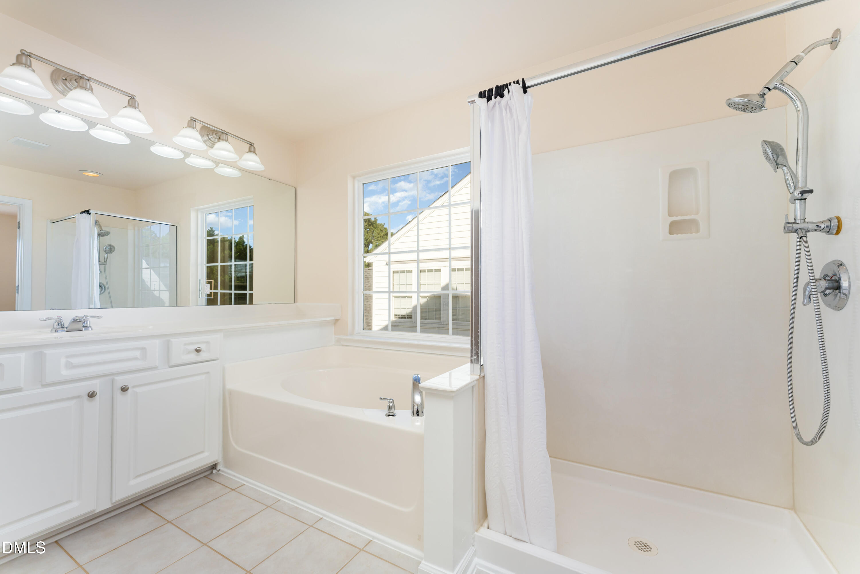 Raleigh, North Carolina, 27614, United States, 4 Bedrooms Bedrooms, ,3 BathroomsBathrooms,Residential,For Sale,1961308