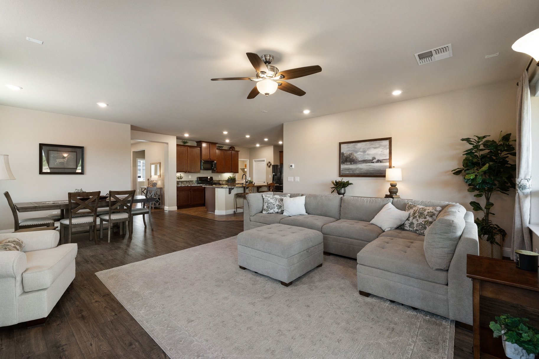  Welcome to 7239 Early Dawn Court, located in desirable Wingfield Springs - 物件實景