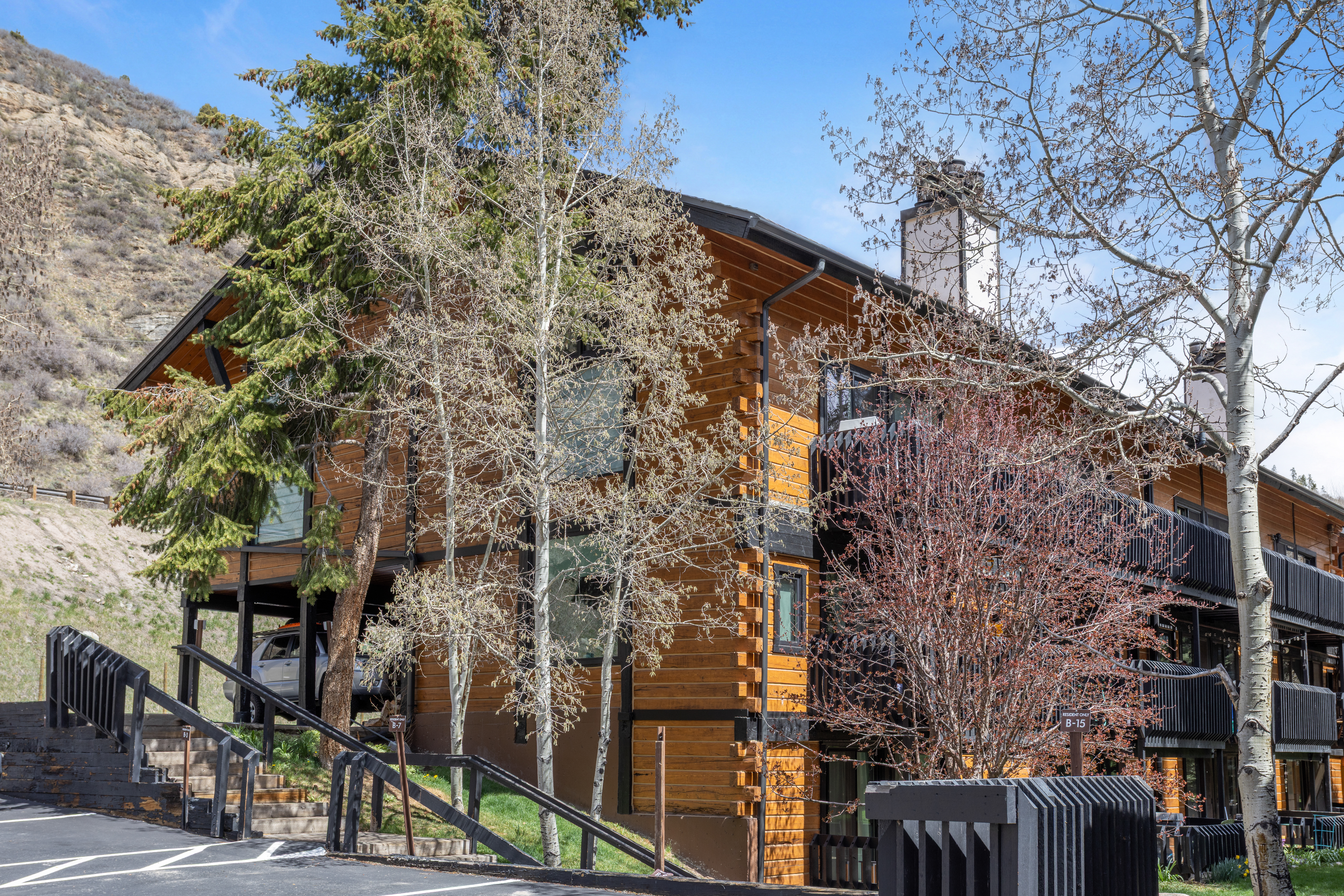  Beautifully Renovated Residence in the Interlochen Neighborhood - 物件實景