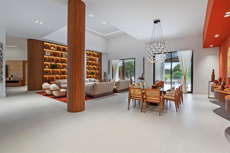Weston, Florida, 33331, United States, 7 Bedrooms Bedrooms, ,9 BathroomsBathrooms,Residential,For Sale,1946951