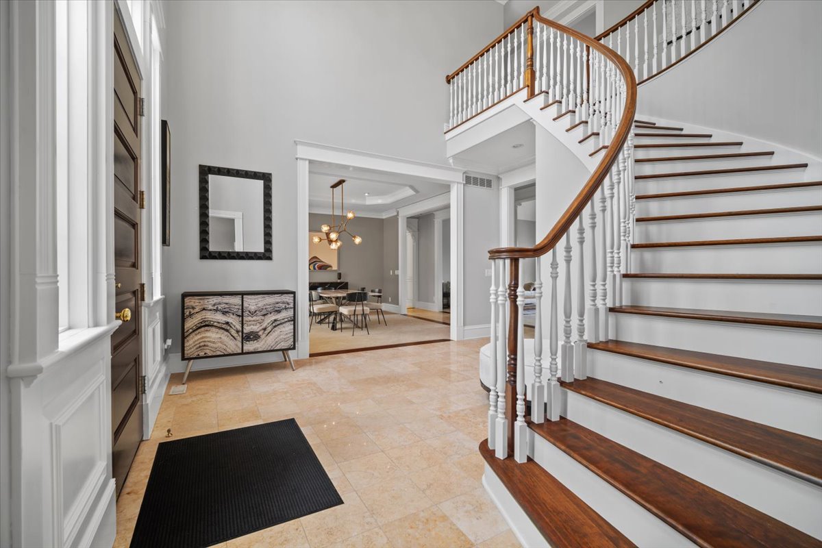 Bloomington, Illinois, 61704, United States, 4 Bedrooms Bedrooms, ,7 BathroomsBathrooms,Residential,For Sale,1941288
