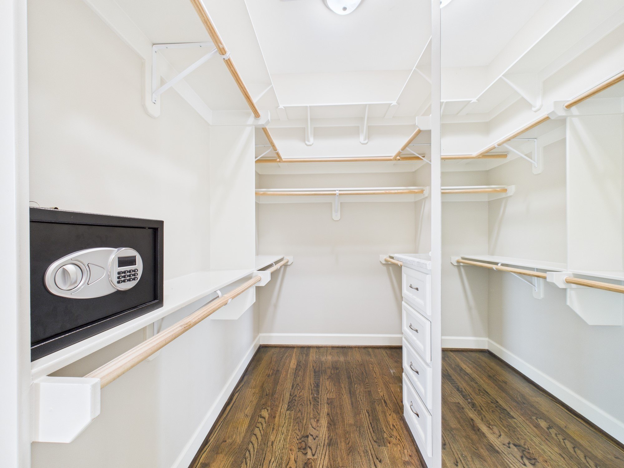 Houston, Texas, 77007, United States, 3 Bedrooms Bedrooms, ,4 BathroomsBathrooms,Residential,For Sale,1990777