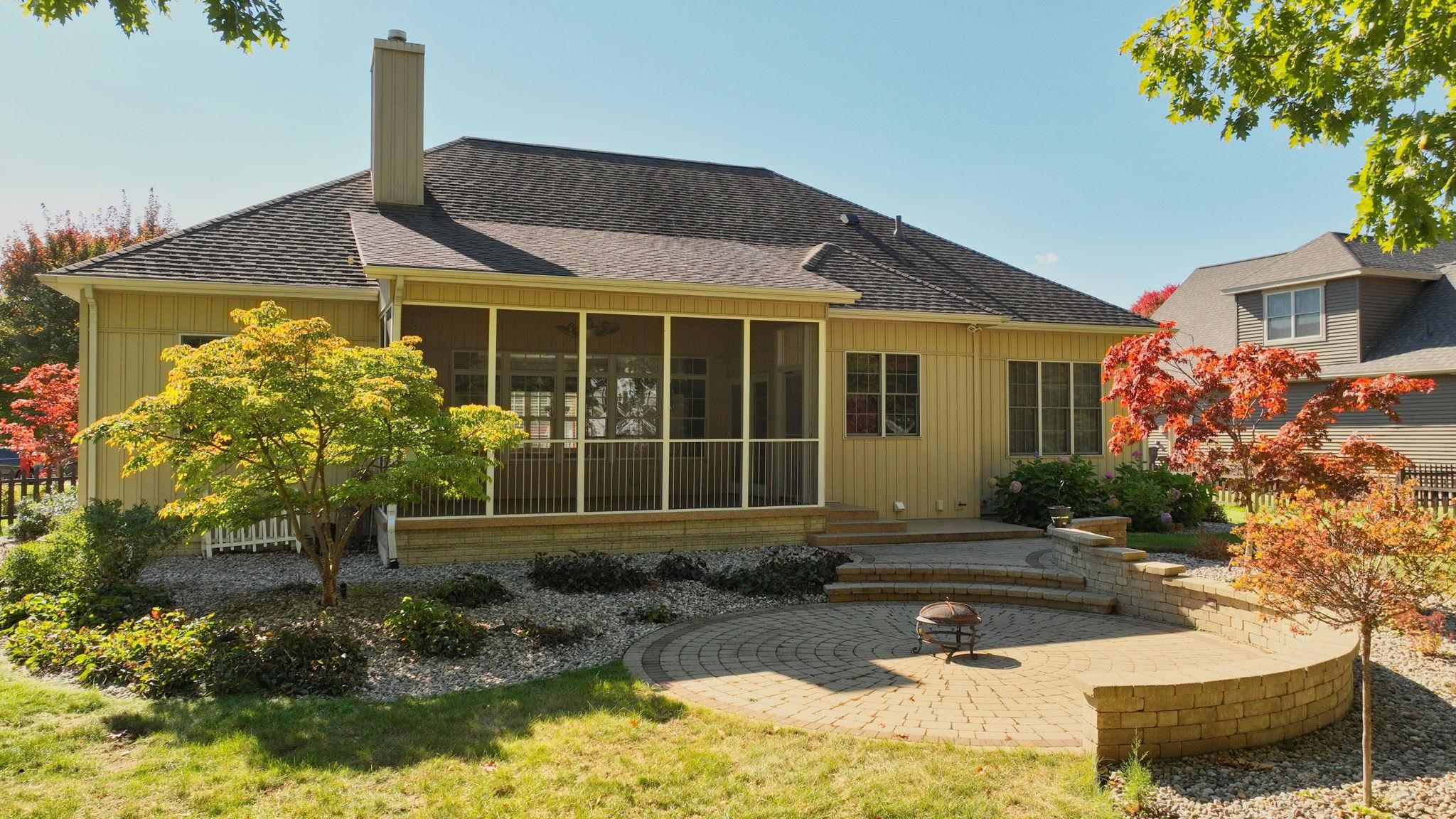 Midland, Michigan, 48642, United States, 3 Bedrooms Bedrooms, ,3 BathroomsBathrooms,Residential,For Sale,1977792